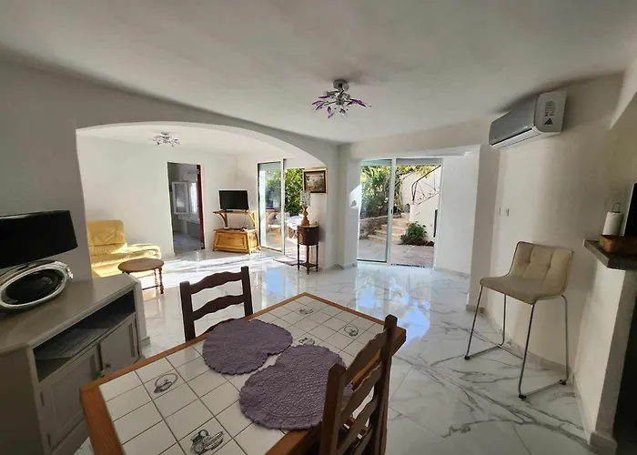 Appartement Les Rosieres Maxime-golf De Saint Tropez, Climatisee *
